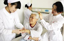 强化优质护理 提升服务内涵